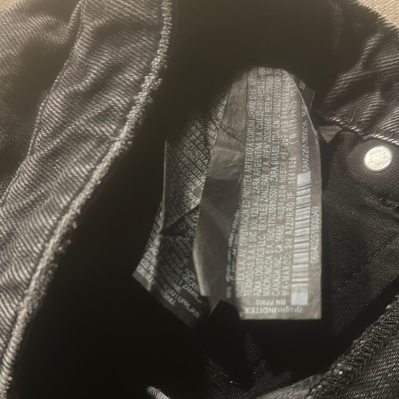 Zara Black Jean Shorts High-Waisted Distressed - Picture 4 of 4